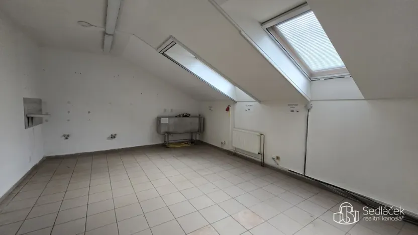 Pronájem obchodního prostoru, Sokolov, Trocnovská, 876 m2