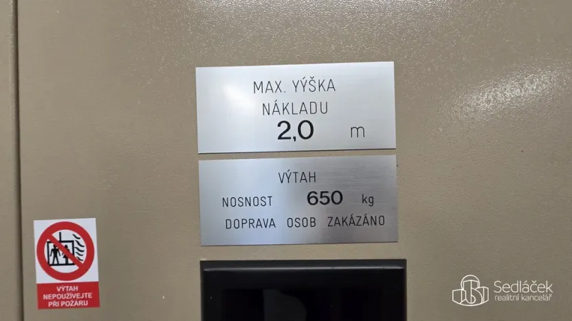 Pronájem skladu, Sokolov, Trocnovská, 876 m2