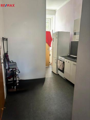 Prodej bytu 1+1, Karlovy Vary - Rybáře, nám. 17. listopadu, 33 m2