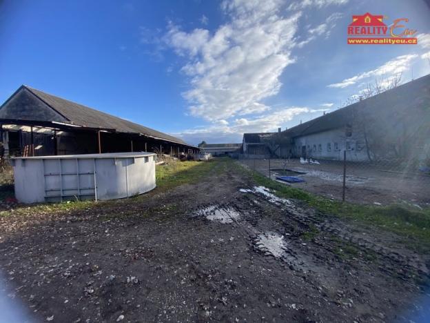 Prodej výrobních prostor, Rokytno, 4008 m2