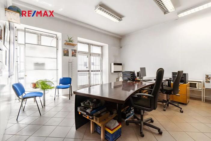 Prodej obchodního prostoru, Praha - Vysočany, Novovysočanská, 45 m2