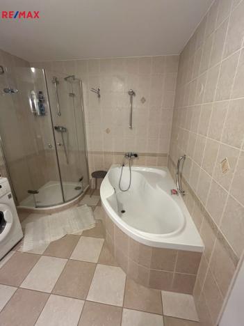 Prodej rodinného domu, Babice, 184 m2