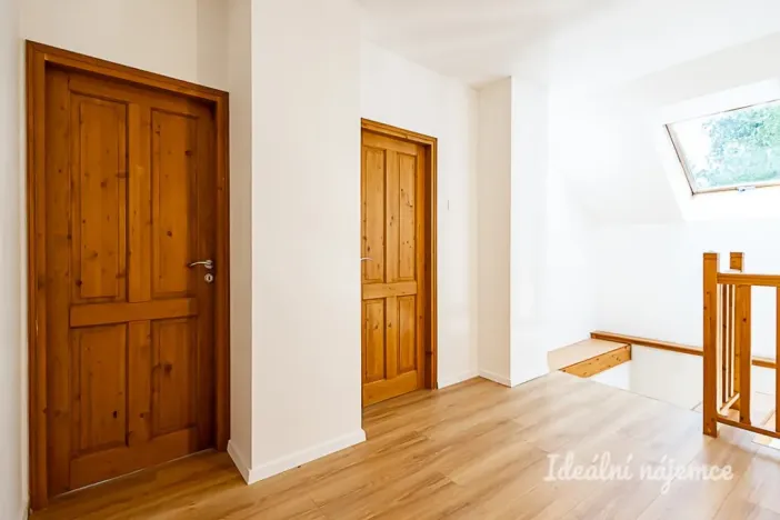 Pronájem bytu 6+kk a větší, Praha - Královice, K Uhříněvsi, 221 m2