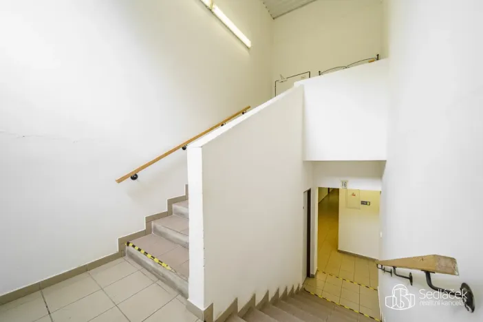 Prodej výrobních prostor, Krásno, Kladenská, 4900 m2