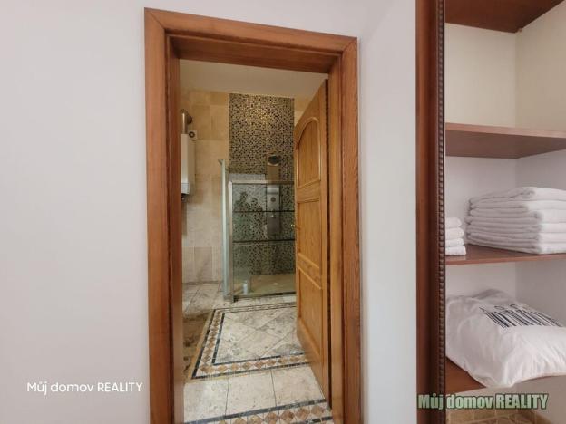 Prodej komerční nemovitosti, Praha - Nové Město, U půjčovny, 80 m2