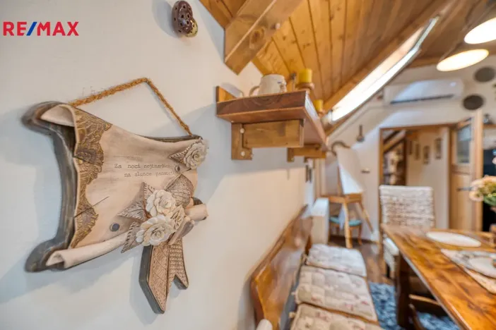 Prodej rodinného domu, Všechlapy, 200 m2