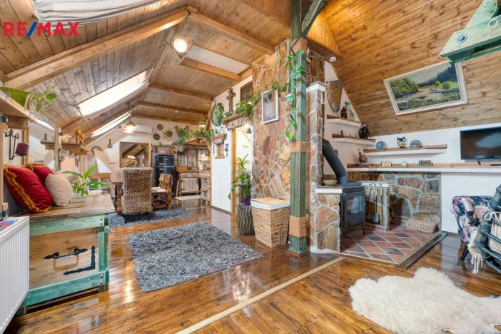 Prodej rodinného domu, Všechlapy, 200 m2