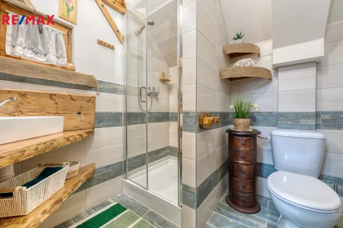 Prodej rodinného domu, Všechlapy, 200 m2