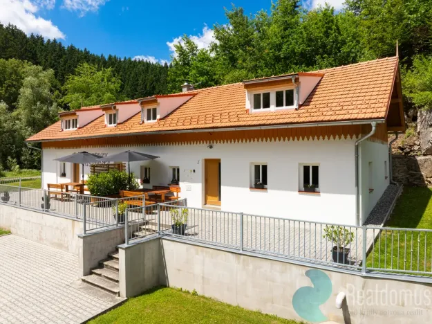 Prodej rodinného domu, Rožmberk nad Vltavou, 302 m2
