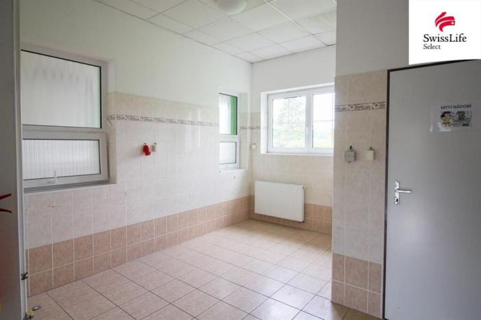 Prodej výrobních prostor, Kamenice, 783 m2