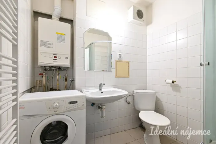 Pronájem bytu 1+1, Brno, Mojmírovo náměstí, 36 m2