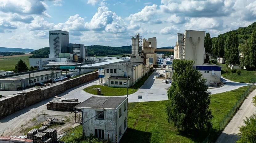 Prodej výrobních prostor, Čebín, 3507 m2