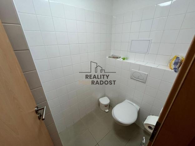 Pronájem obchodního prostoru, Hodonín, Národní třída, 110 m2