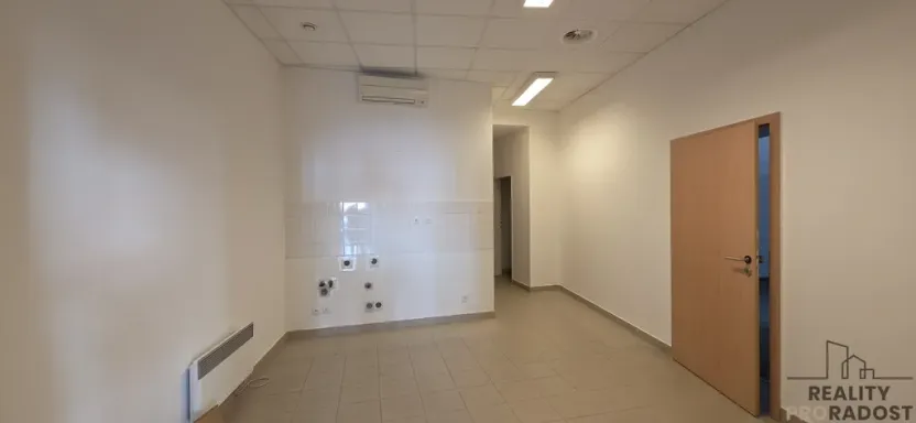 Pronájem obchodního prostoru, Hodonín, Národní třída, 110 m2
