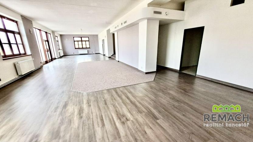 Pronájem obchodního prostoru, Kunovice, náměstí Svobody, 170 m2