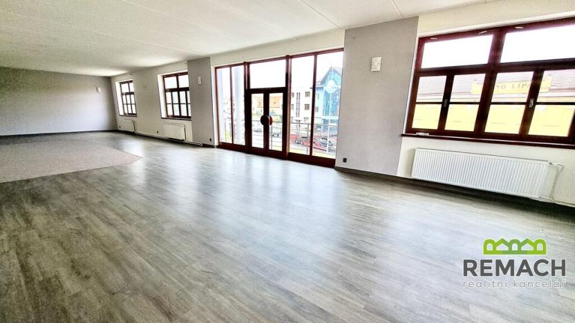 Pronájem obchodního prostoru, Kunovice, náměstí Svobody, 170 m2