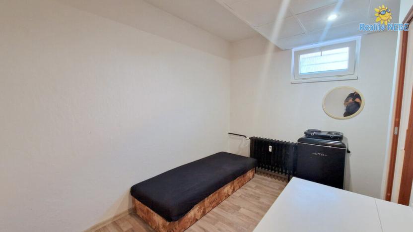 Pronájem bytu 1+kk, Praha - Malešice, Nad úžlabinou, 15 m2