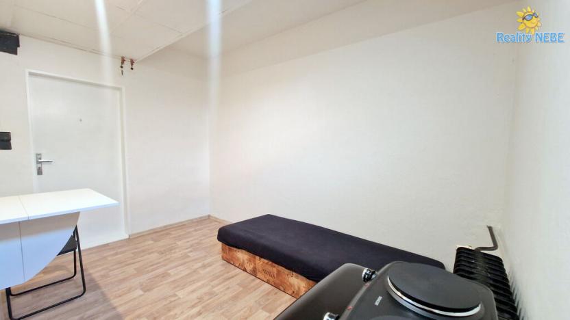 Pronájem bytu 1+kk, Praha - Malešice, Nad úžlabinou, 15 m2