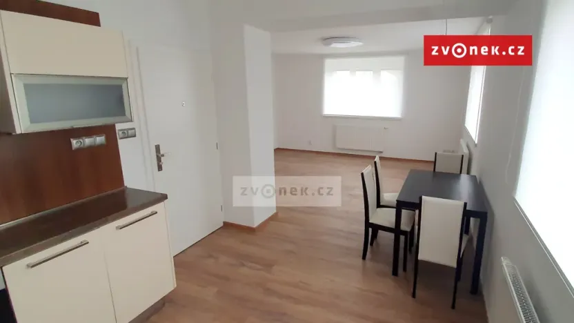 Pronájem bytu 2+1, Zlín - Kostelec, Lešenská, 75 m2