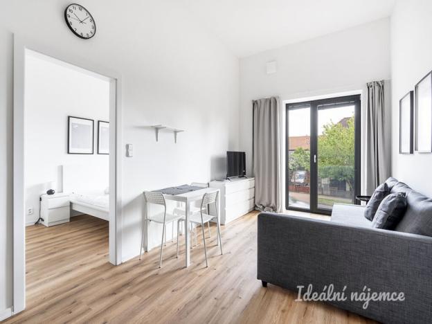 Pronájem bytu 2+kk, Praha - Kyje, Za černým mostem, 58 m2
