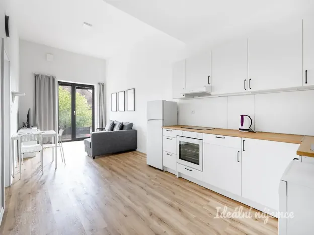 Pronájem bytu 2+kk, Praha - Kyje, Za černým mostem, 58 m2