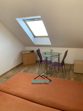Pronájem bytu 1+kk, Kroměříž, Moravcova, 29 m2