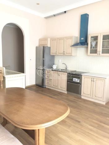 Prodej atypického bytu, Praha, Slavíkova, 105 m2