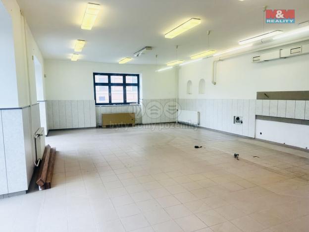 Pronájem obchodního prostoru, Nové Město na Moravě, Vratislavovo náměstí, 110 m2