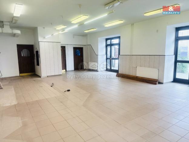 Pronájem obchodního prostoru, Nové Město na Moravě, Vratislavovo náměstí, 110 m2