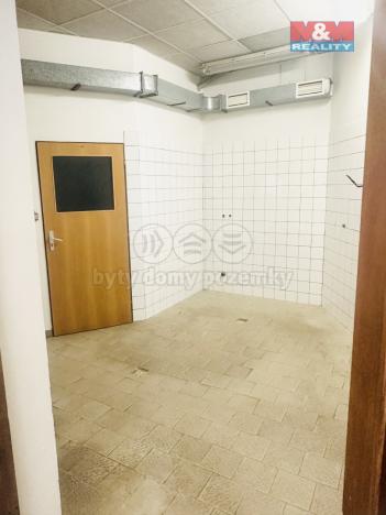 Pronájem obchodního prostoru, Nové Město na Moravě, Vratislavovo náměstí, 110 m2