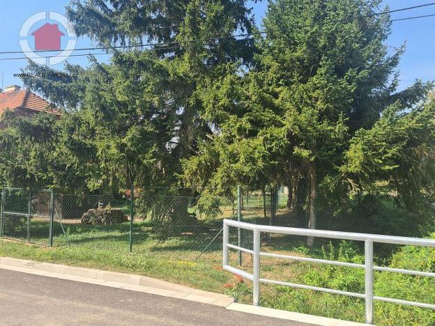 Prodej pozemku, Louka, 389 m2