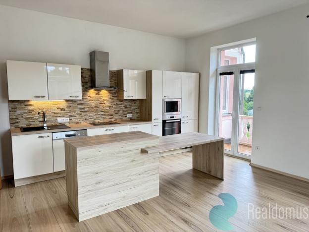 Pronájem bytu 2+kk, Včelná, 66 m2