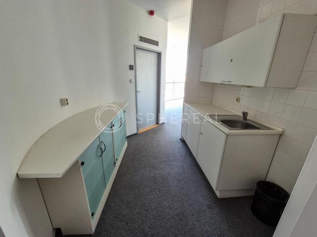 Pronájem kanceláře, Brno - Zábrdovice, Plynárenská, 240 m2