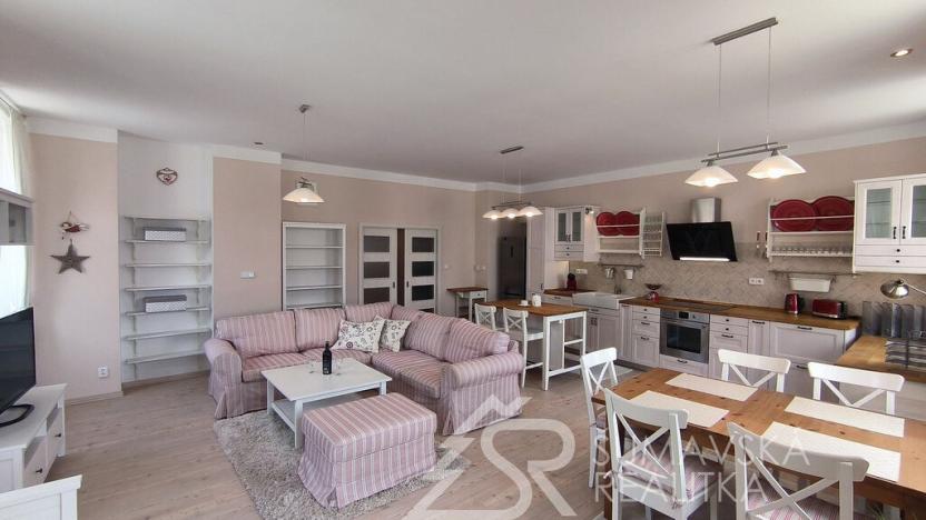 Prodej bytu 3+kk, Kašperské Hory, Náměstí, 90 m2