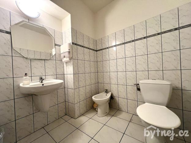 Pronájem kanceláře, Olomouc, Horní náměstí, 142 m2