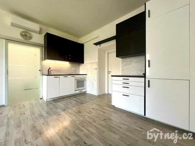 Pronájem bytu 2+kk, Olomouc, Blahoslavova, 54 m2
