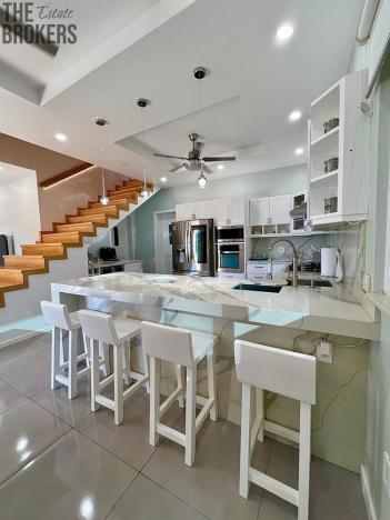 Prodej rodinného domu, Coxen Hole, Roatán, Honduras, 245 m2