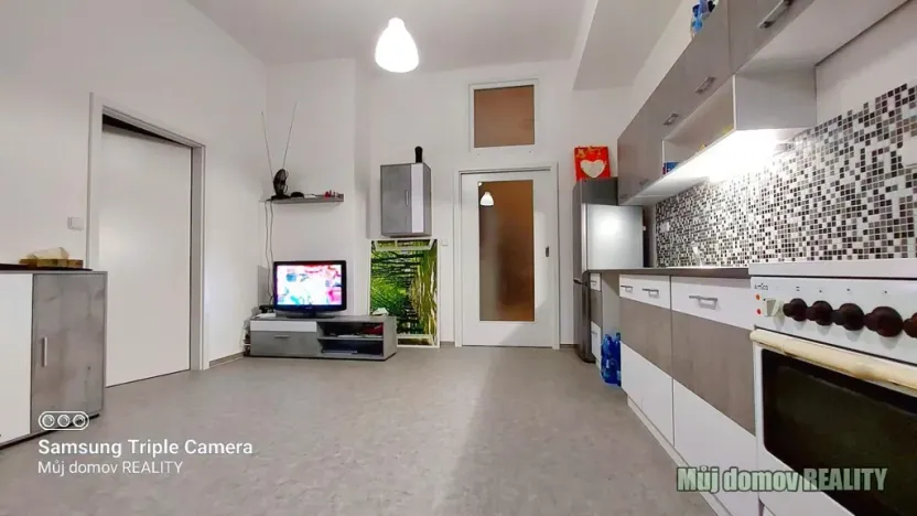 Pronájem bytu 2+kk, Praha - Kbely, Luštěnická, 48 m2