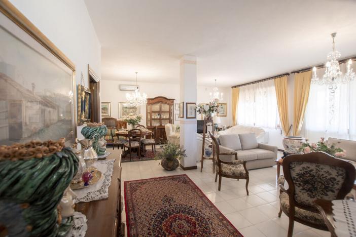 Prodej rodinného domu, Santa Maria Coghinas, Sardinie, Itálie, 450 m2