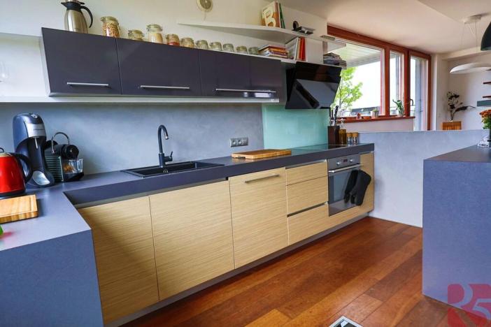 Prodej bytu 4+kk, Praha - Uhříněves, V bytovkách, 116 m2