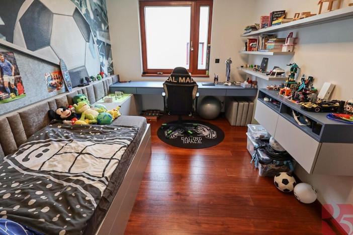 Prodej bytu 4+kk, Praha - Uhříněves, V bytovkách, 116 m2