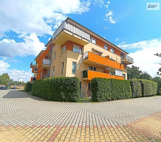 Pronájem bytu 2+kk, Praha - Dubeč, Winklerova, 57 m2