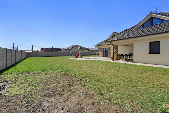 Prodej rodinného domu, Hrádek, 281 m2