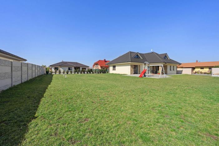 Prodej rodinného domu, Hrádek, 281 m2