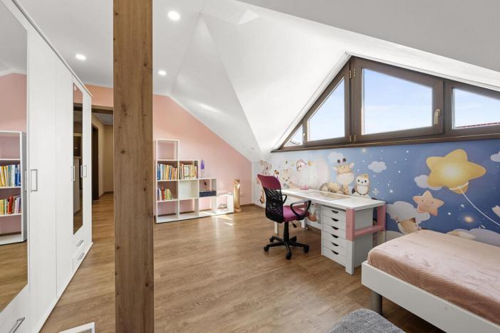 Prodej rodinného domu, Hrádek, 281 m2