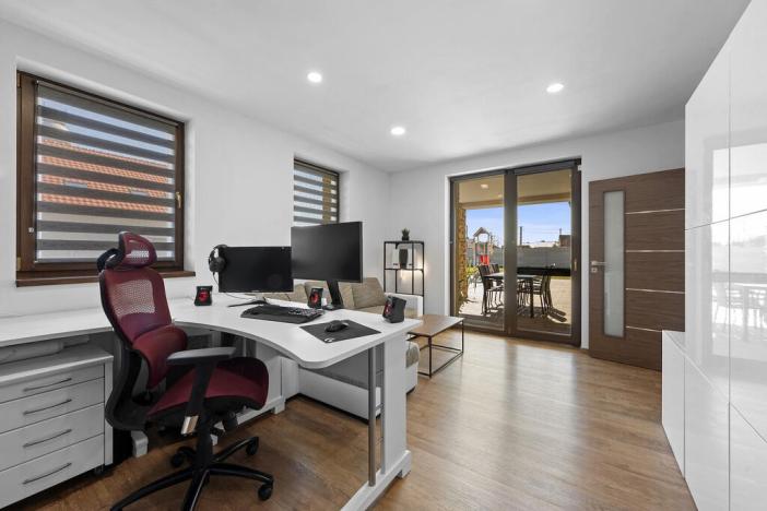 Prodej rodinného domu, Hrádek, 281 m2