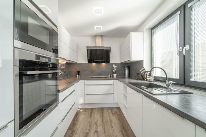 Prodej rodinného domu, Tmaň, K Vodojemu, 261 m2