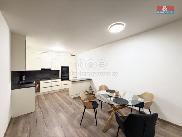 Pronájem bytu 3+kk, Praha, Kolbenova, 98 m2