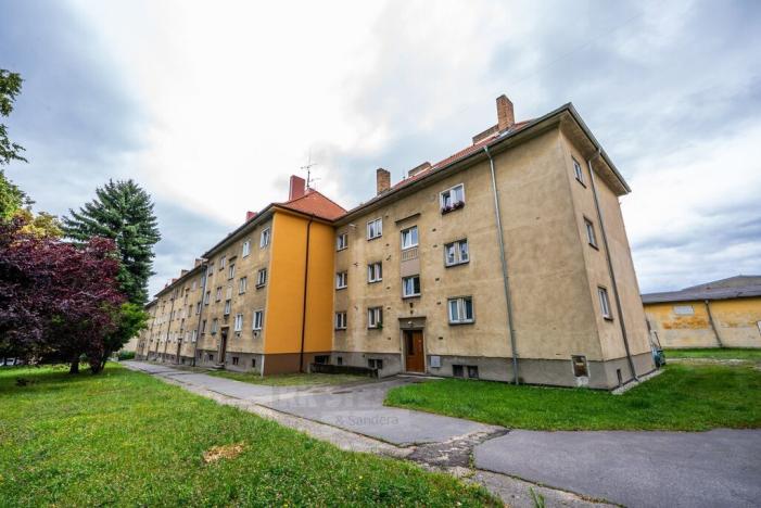 Prodej bytu 2+1, Trhové Sviny, Sídliště, 63 m2