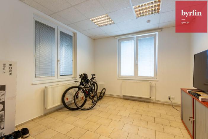 Prodej obchodního prostoru, Opava, Kolofíkovo nábřeží, 1116 m2